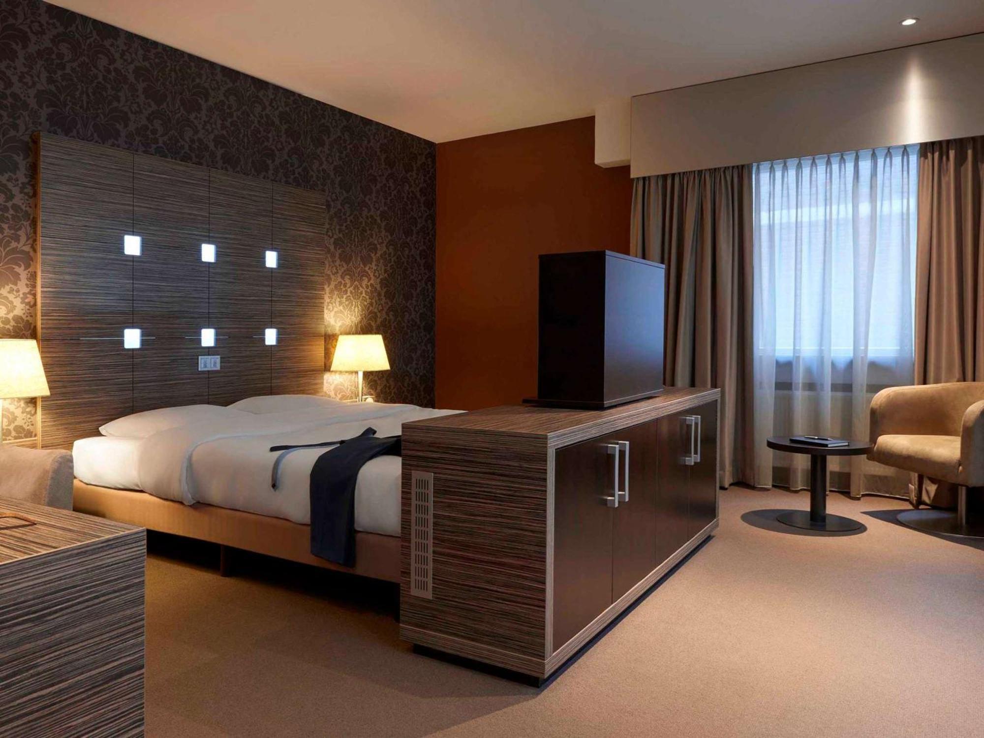 Mercure Hotel Tilburg Centrum Exterior photo